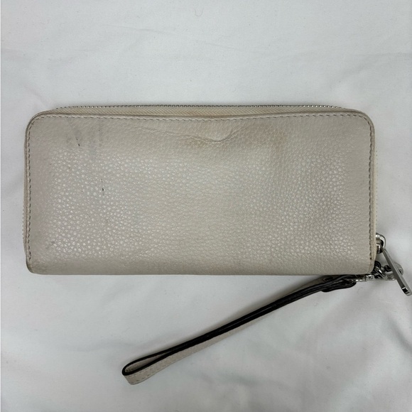 Michael Kors White Jet Set Pebble Leather Continental Wallet - Picture 4 of 9